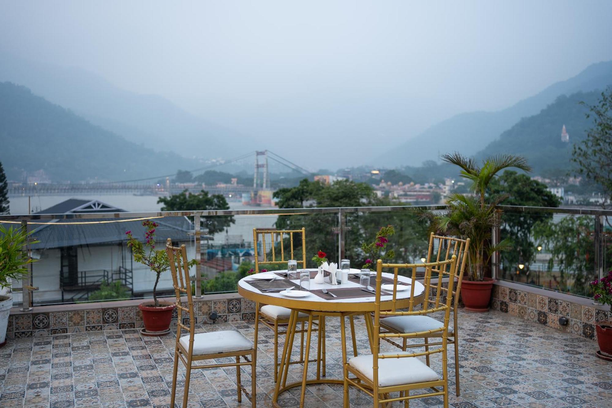 Hotel Indira Nikunj Rishīkesh Exterior foto